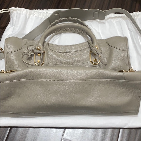 SOLD🎉🎉Authentic Balenciaga Metallic City Edge✨ - Picture 5 of 9